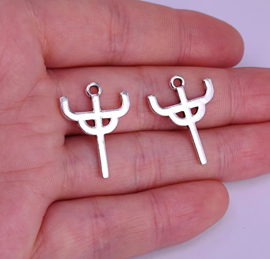 จี้รูปนักบุญยูดาส พรีสต์ สไตล์ - Women Juda Accessories บทวิจารณ์และราคา